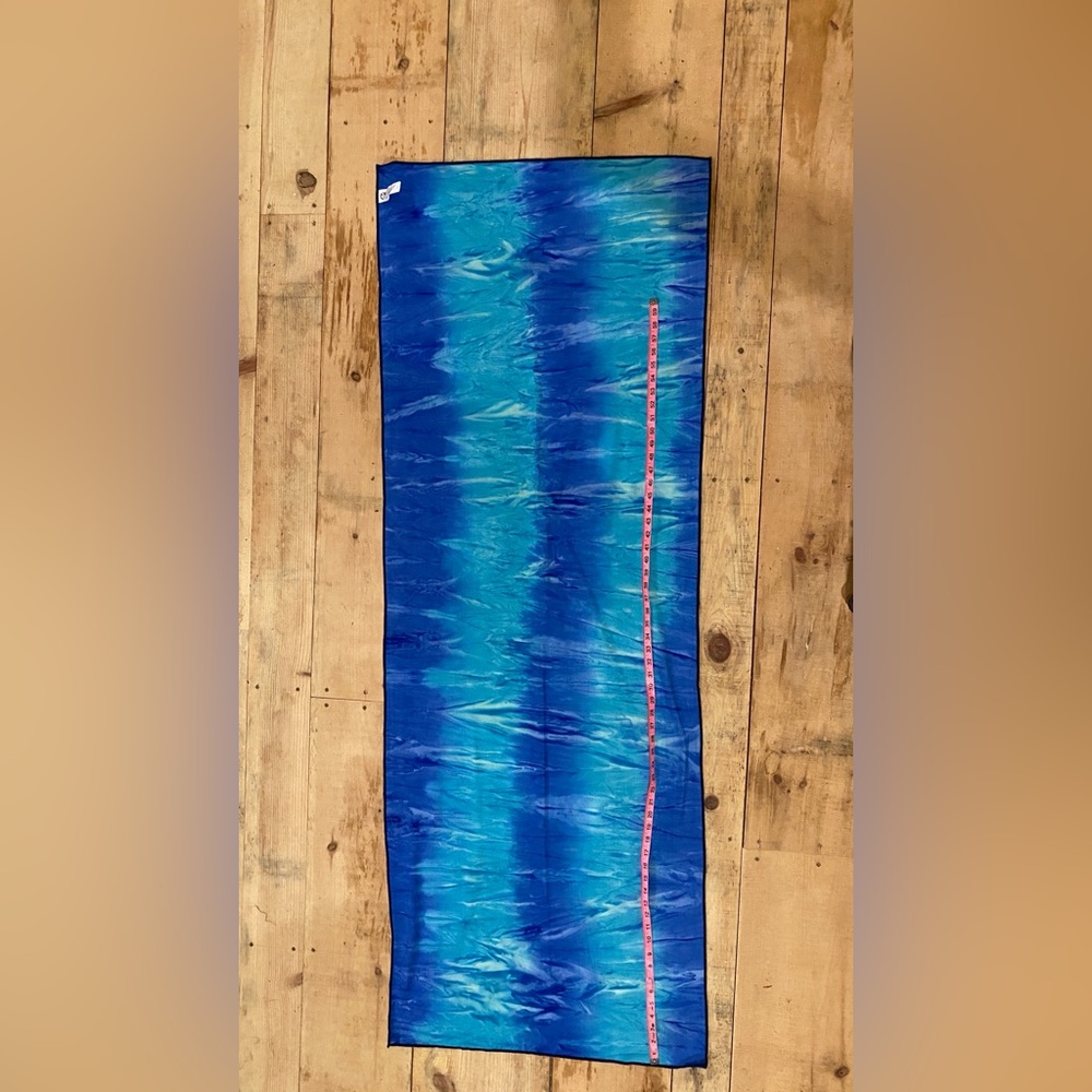 Manduka hot yoga mat towel blue tie die